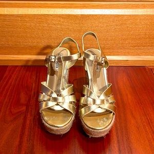 Steve Madden gold wedges